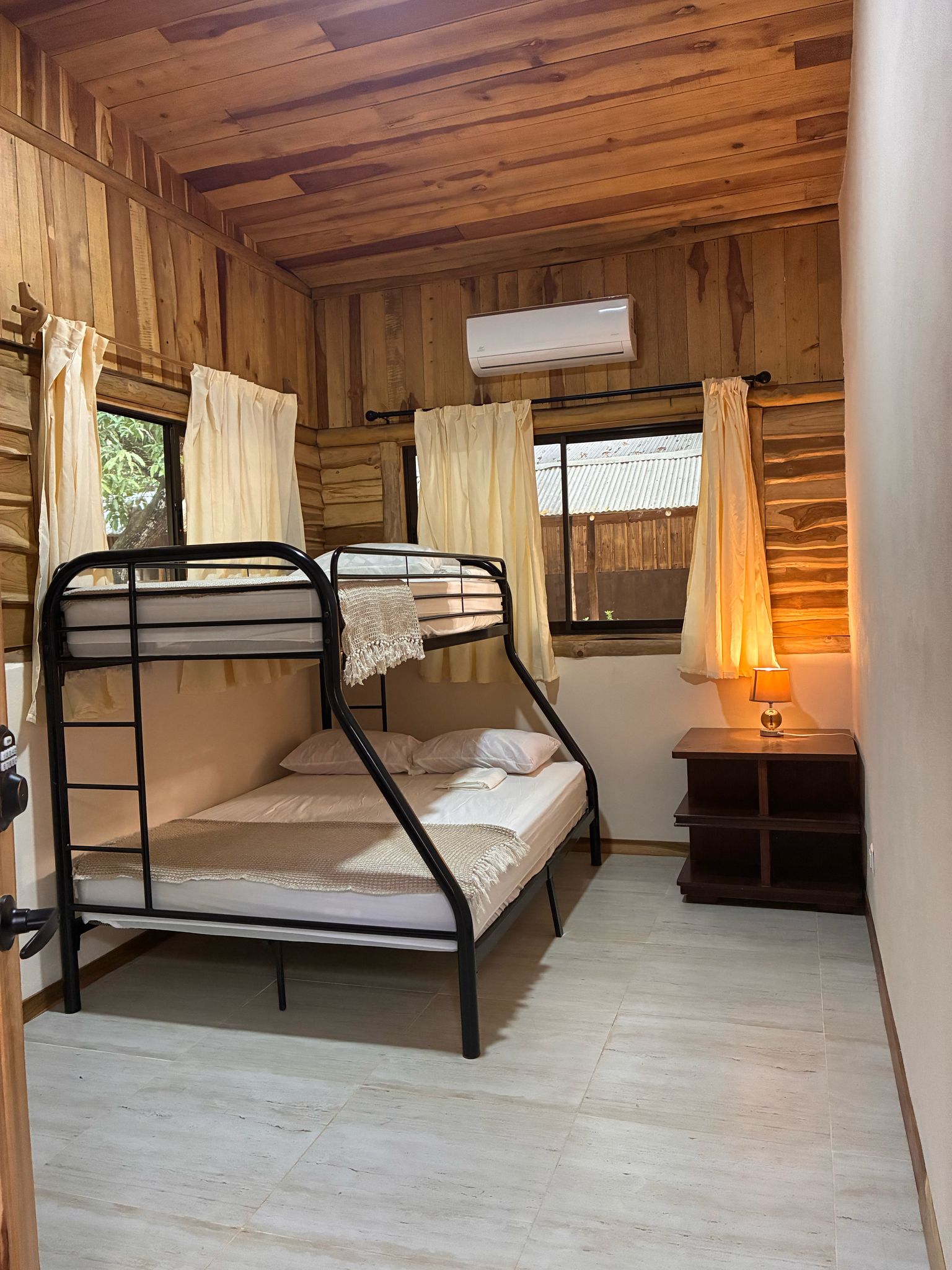 Guanacaste 1 room
