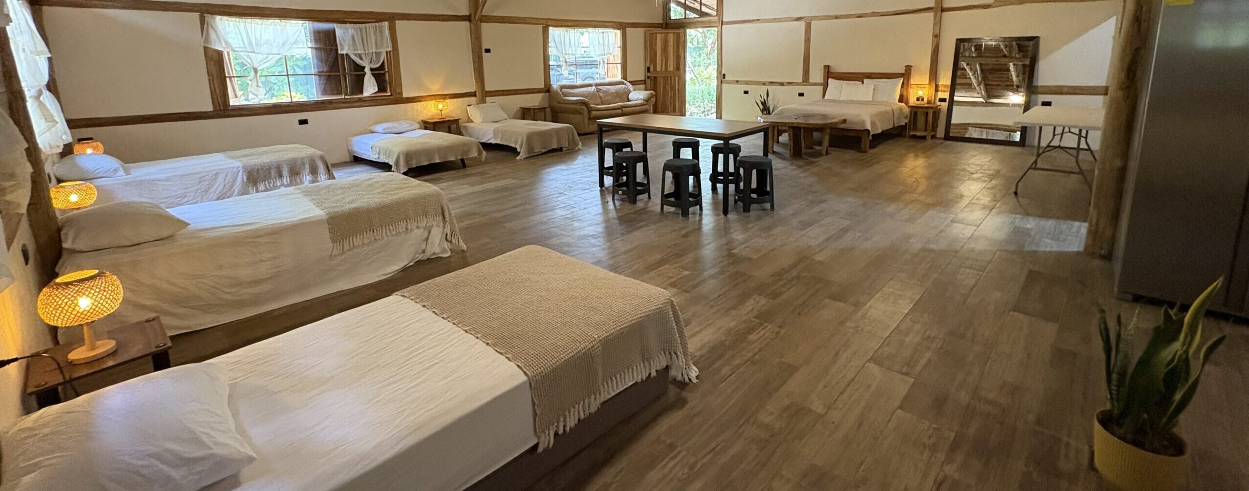 Ample suite with kitchen and bathrooms
